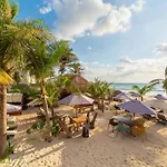 HostPal Luxury Studio in Playa del Carmen